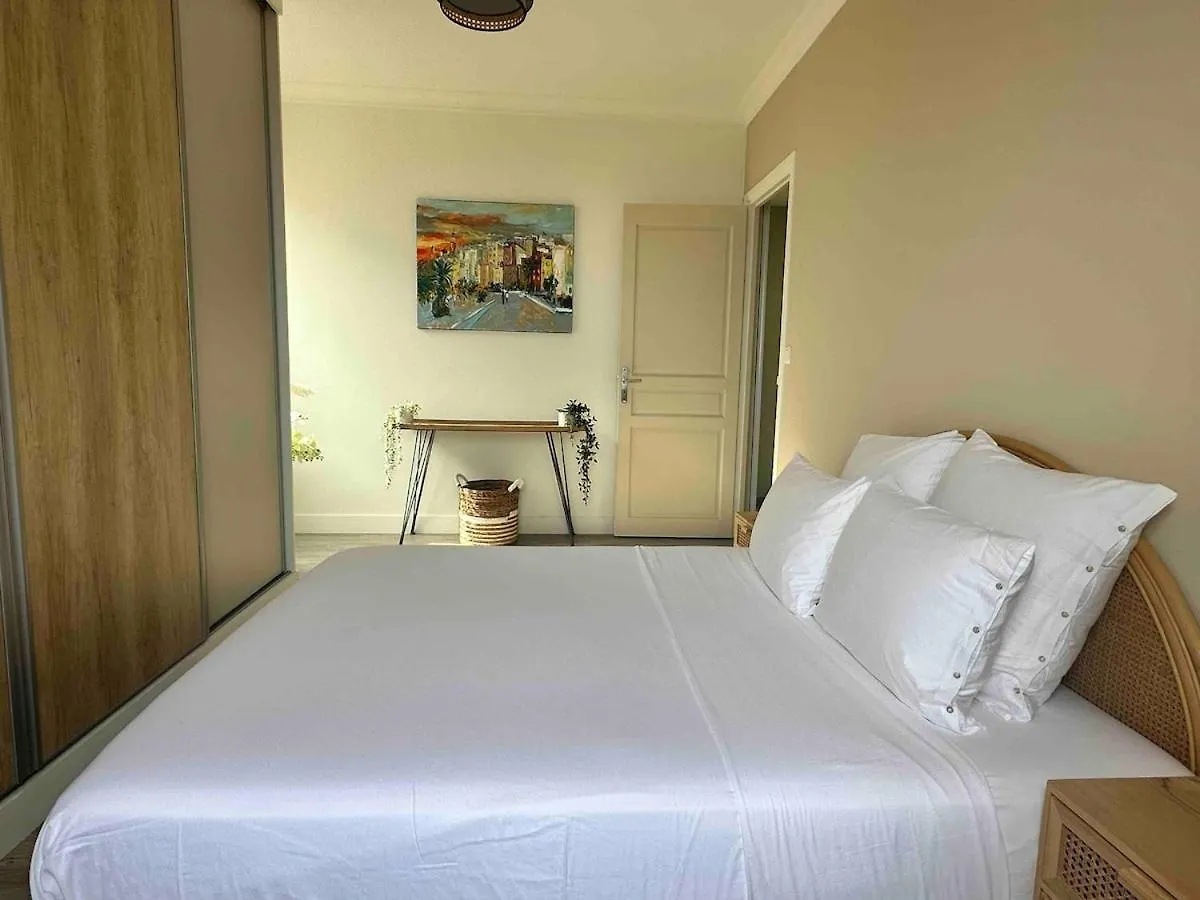 Apartment Peyronnet - Fabulous 2 Bedrooms - Sea View - Beach 2Min Away Menton France