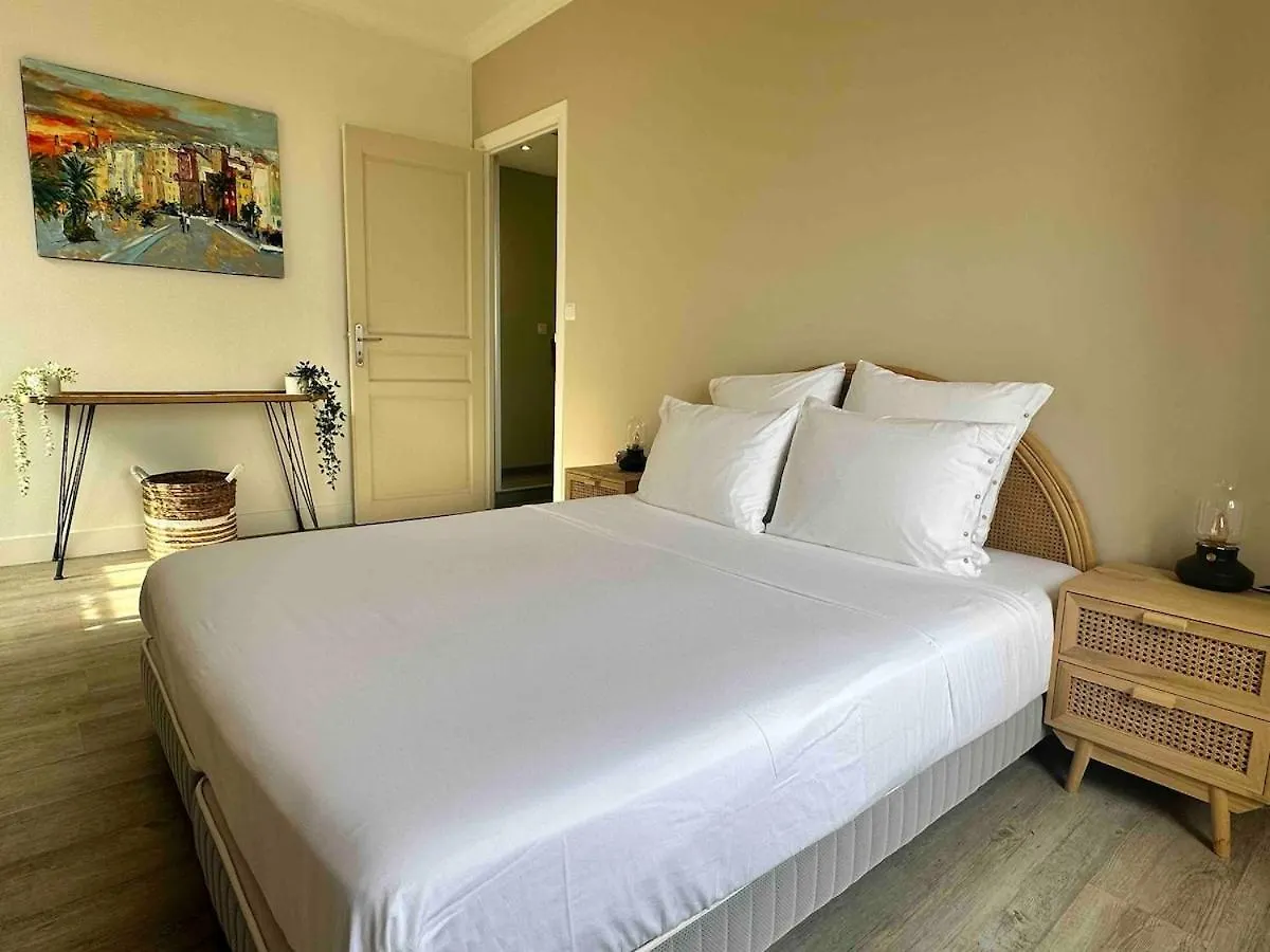 Peyronnet - Fabulous 2 Bedrooms - Sea View - Beach 2Min Away Menton Apartment